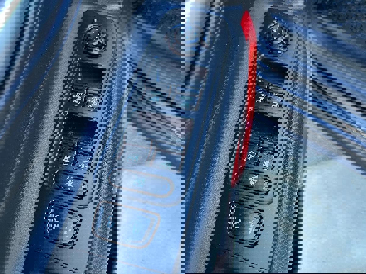 Used 2016 Jeep Renegade Trailhawk w/ Premium Trailhawk Package image 17