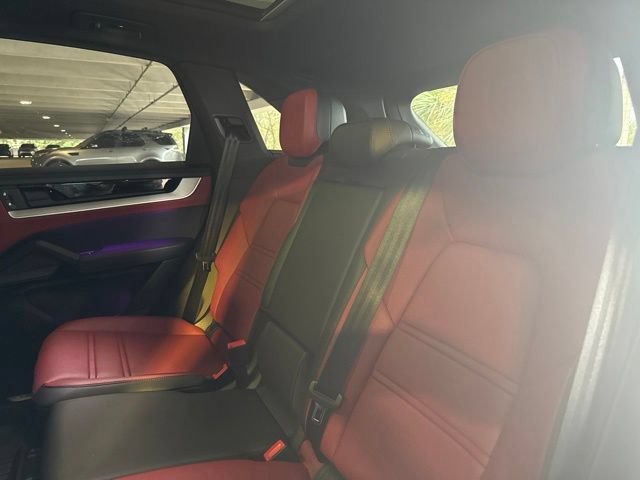 Used 2025 Porsche Cayenne S AWD/4WD image 13