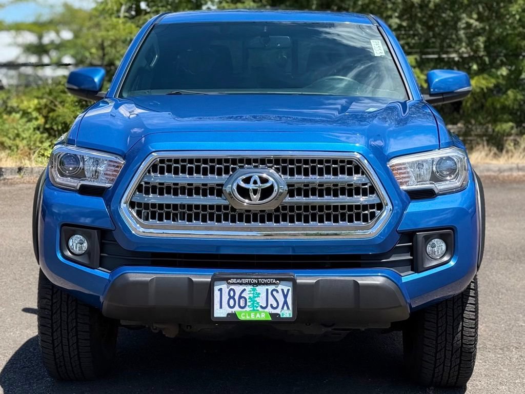 Used 2017 Toyota Tacoma TRD Off-Road AWD/4WD image 8