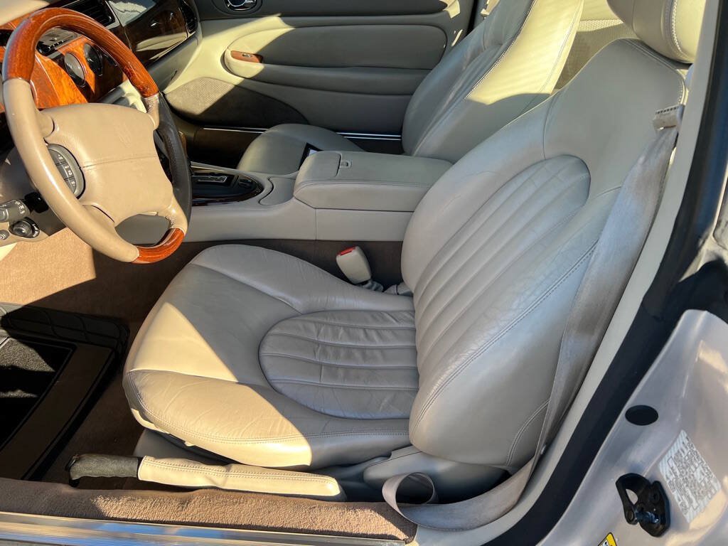Used 2001 Jaguar XK8 Coupe RWD image 20