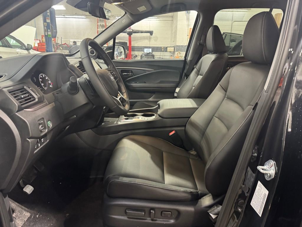 Used 2025 Honda Ridgeline RTL image 10