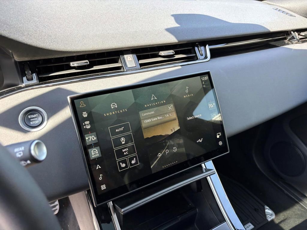 Certified 2024 Land Rover Range Rover Evoque Dynamic SE image 16