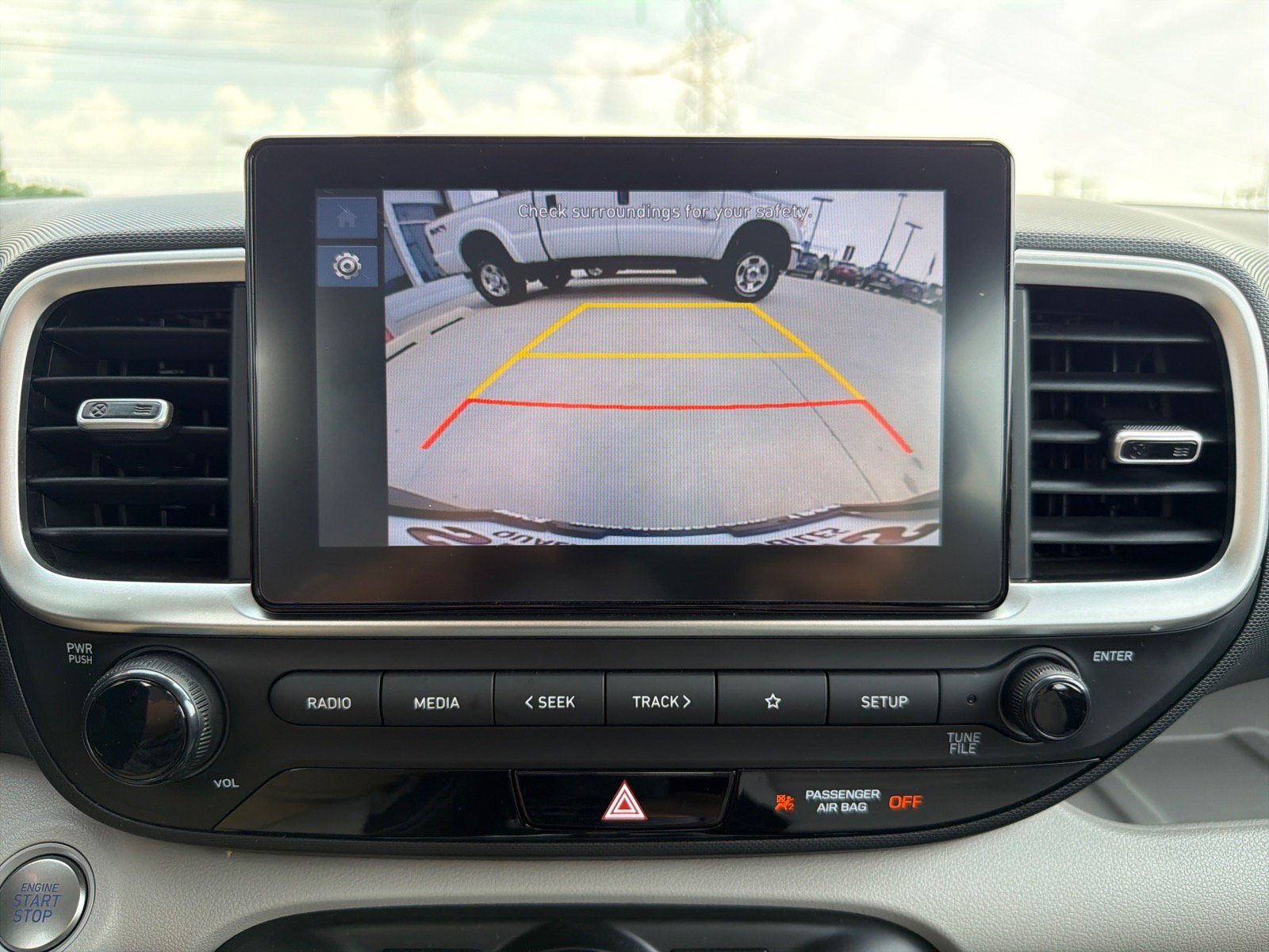 Used 2025 Hyundai Venue SEL FWD image 15