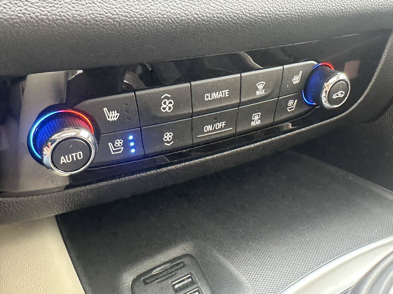 Used 2021 Buick Enclave Premium w/ Sun and Sites Package FWD image 45