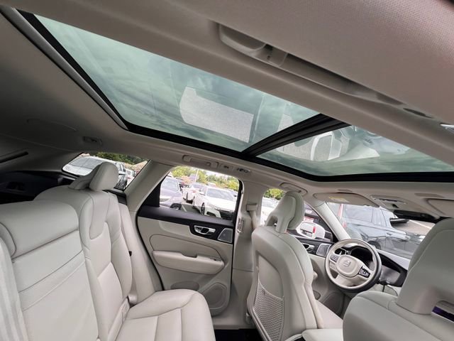 Used 2018 Volvo XC60 T5 Inscription w/ Convenience Package AWD/4WD image 30