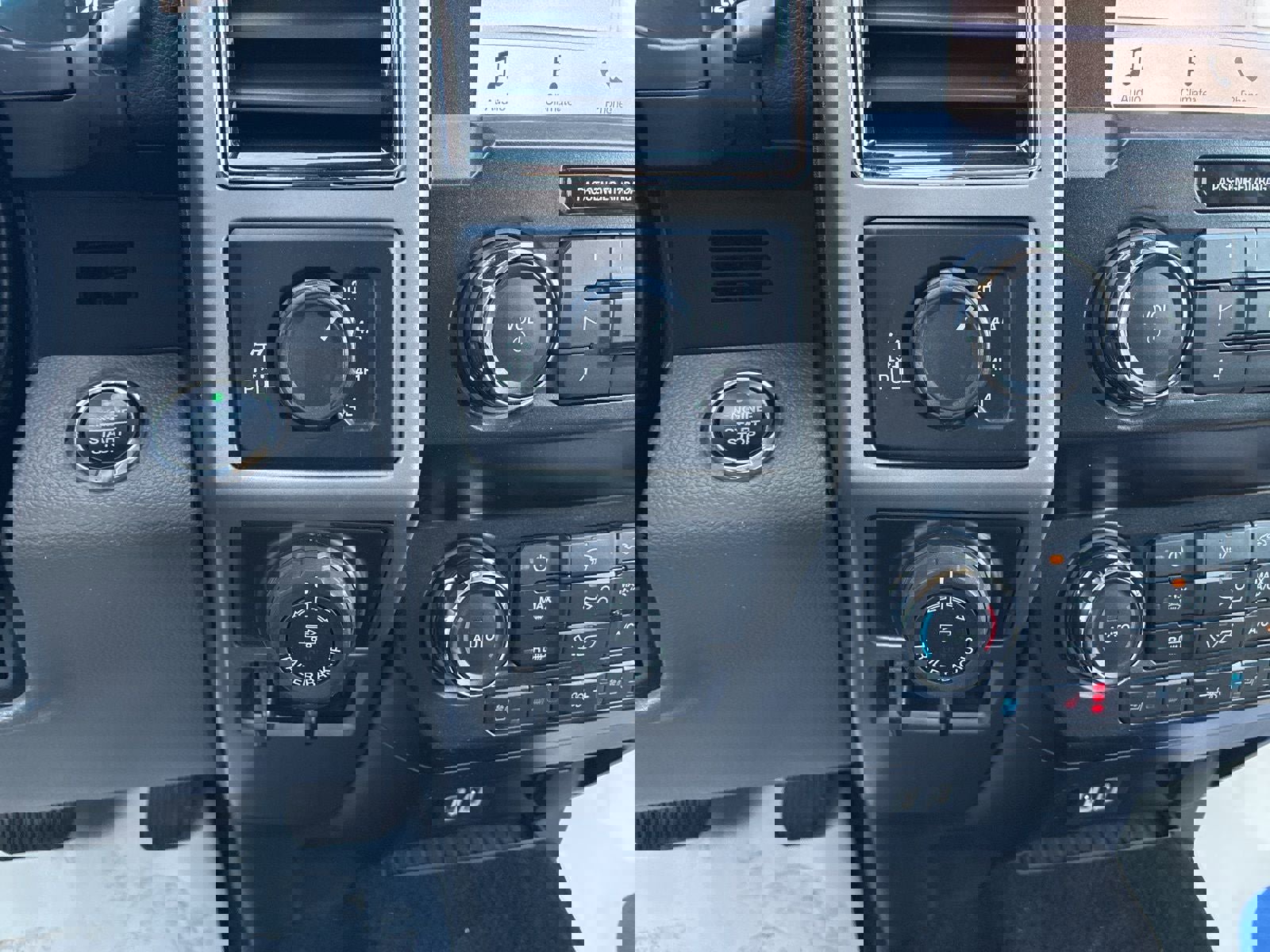 Used 2019 Ford F150 Lariat image 29