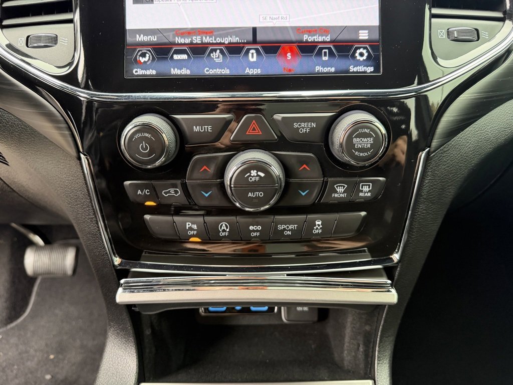 Used 2021 Jeep Grand Cherokee Laredo X image 25