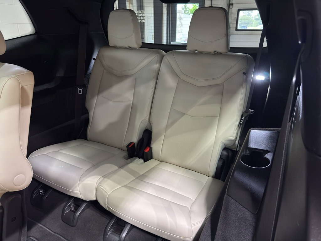 Used 2024 Cadillac XT6 Sport w/ Technology Package AWD/4WD image 12