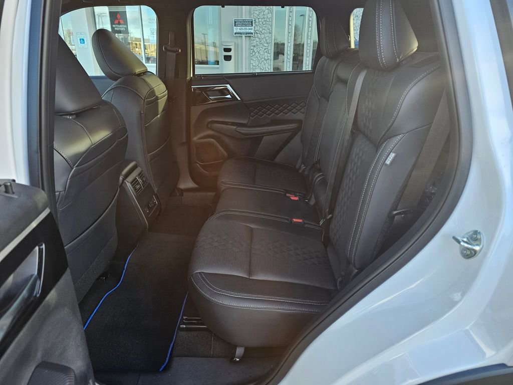 New 2025 Mitsubishi Outlander SEL Black Edition image 12
