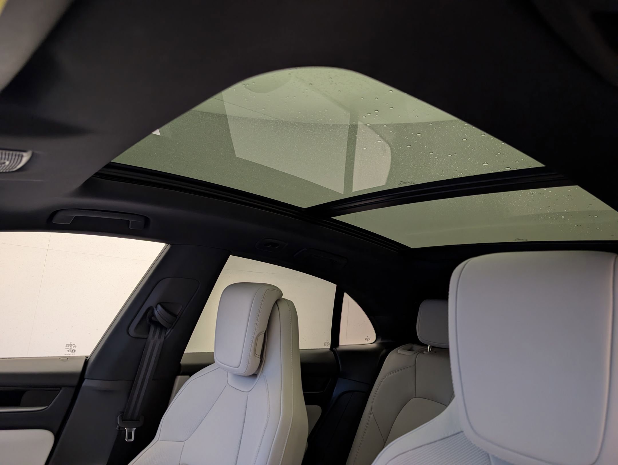 Certified 2025 Porsche Macan 4S Electric AWD/4WD image 17