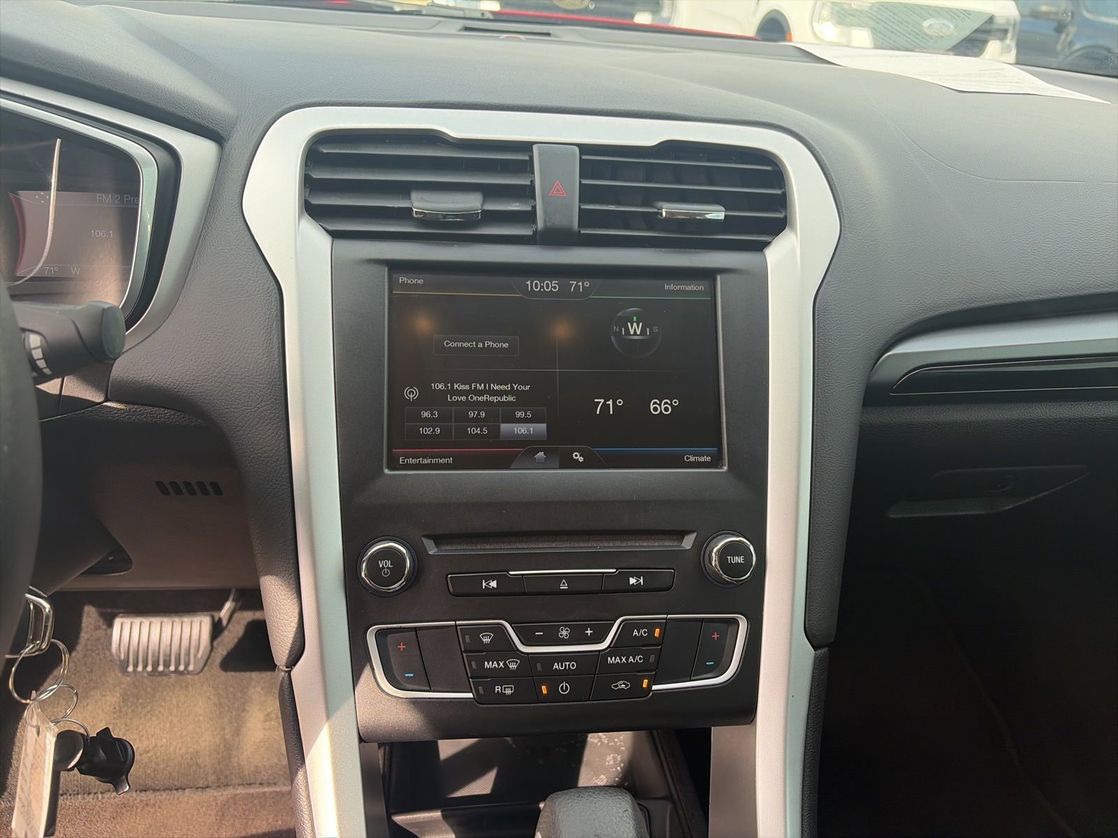 Used 2016 Ford Fusion SE image 18