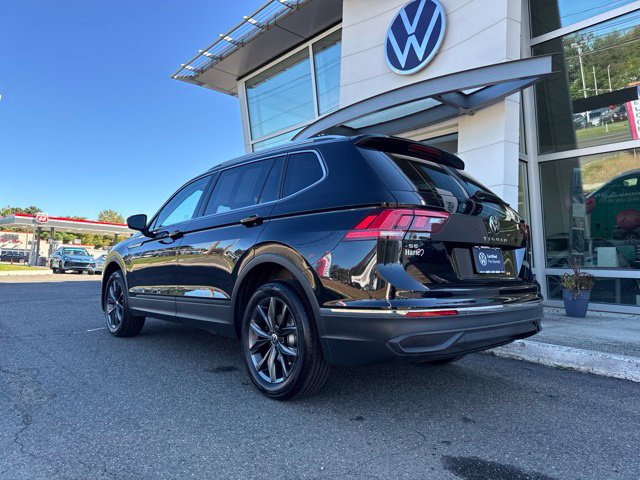 Certified 2022 Volkswagen Tiguan SE w/ Panoramic Sunroof Package AWD/4WD image 3