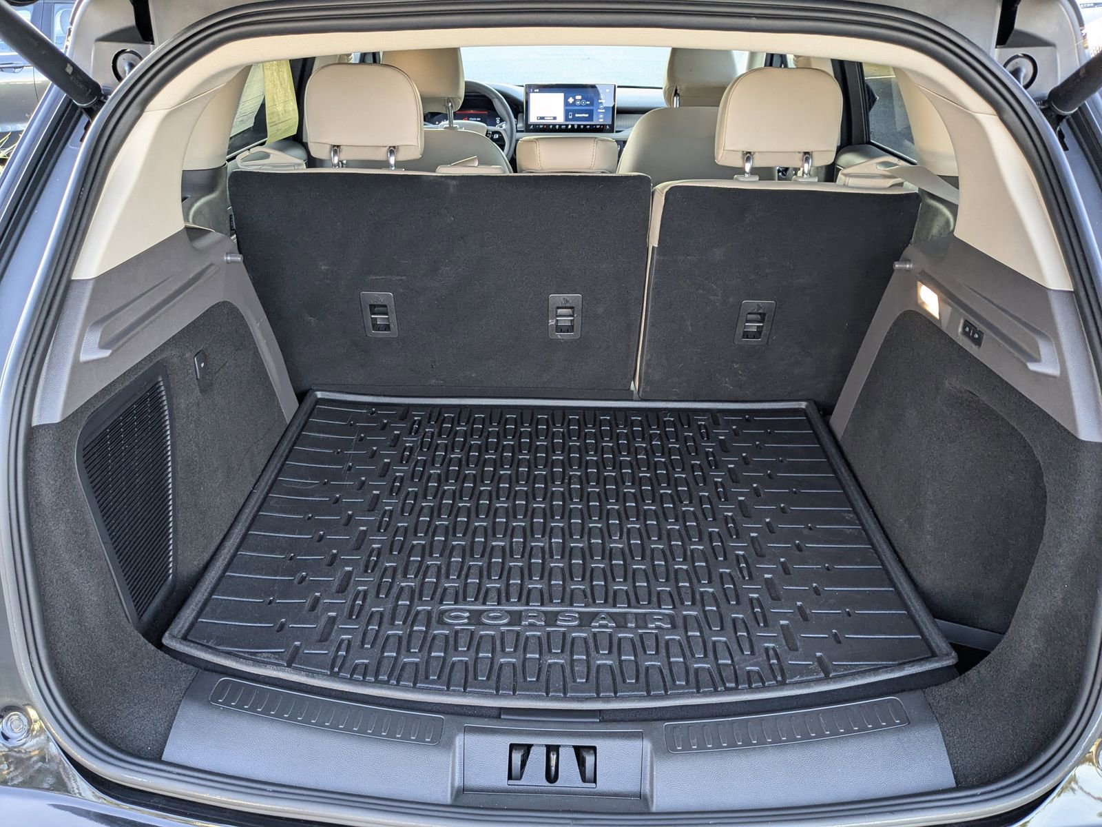 Certified 2024 Lincoln Corsair FWD w/ Equipment Group 101A image 15