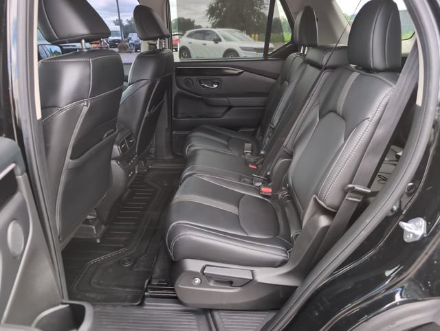 Used 2023 Honda Pilot Touring image 16