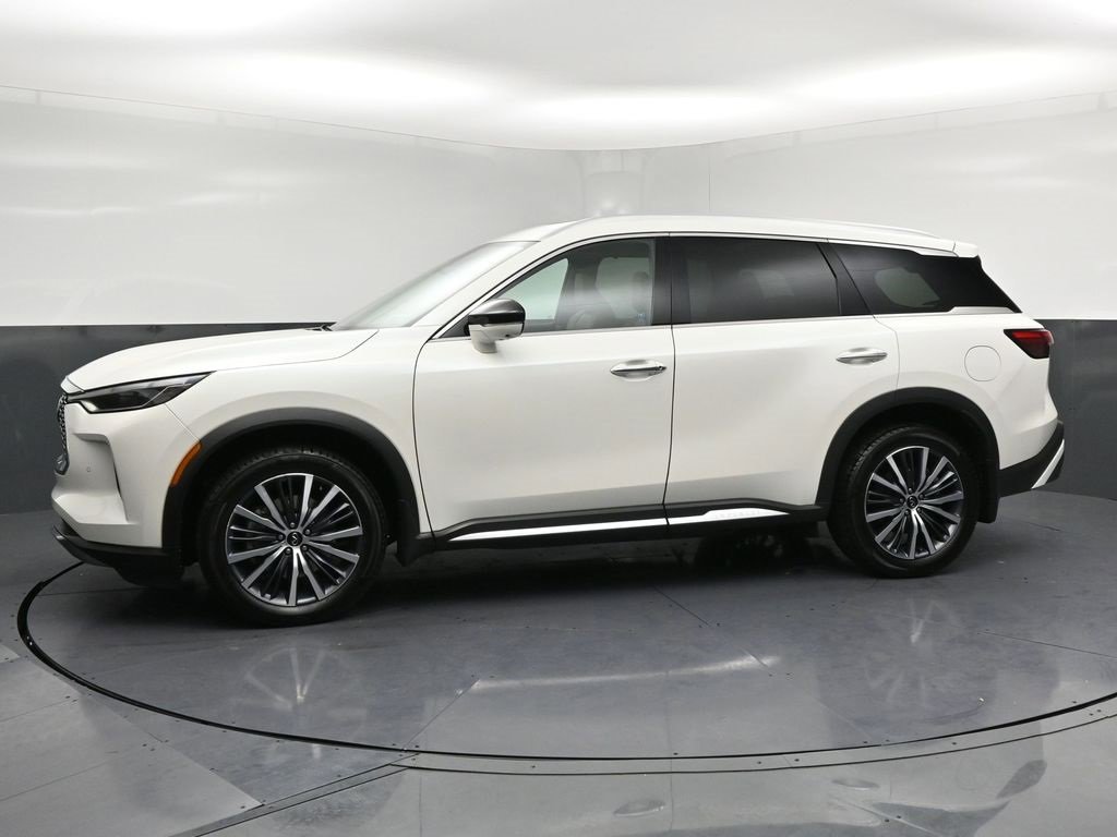 Used 2023 INFINITI QX60 Sensory w/ Vision Package image 2