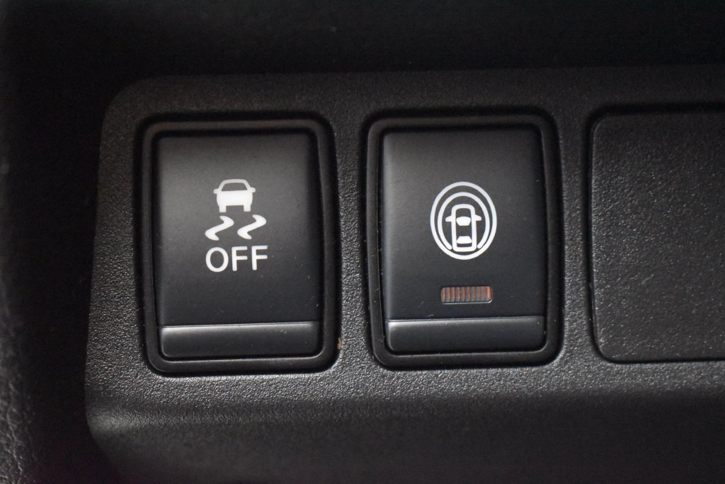 Used 2020 Nissan Rogue Sport SV AWD/4WD image 19