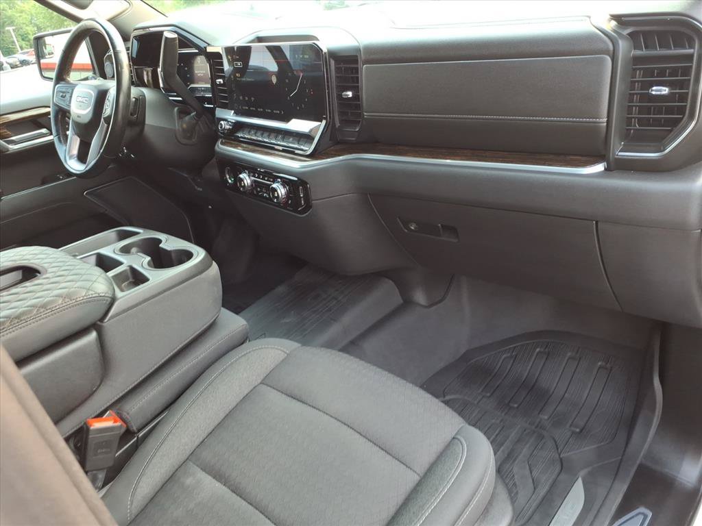 Used 2022 GMC Sierra 1500 Elevation w/ LPO, Elevation Black Package AWD/4WD image 18