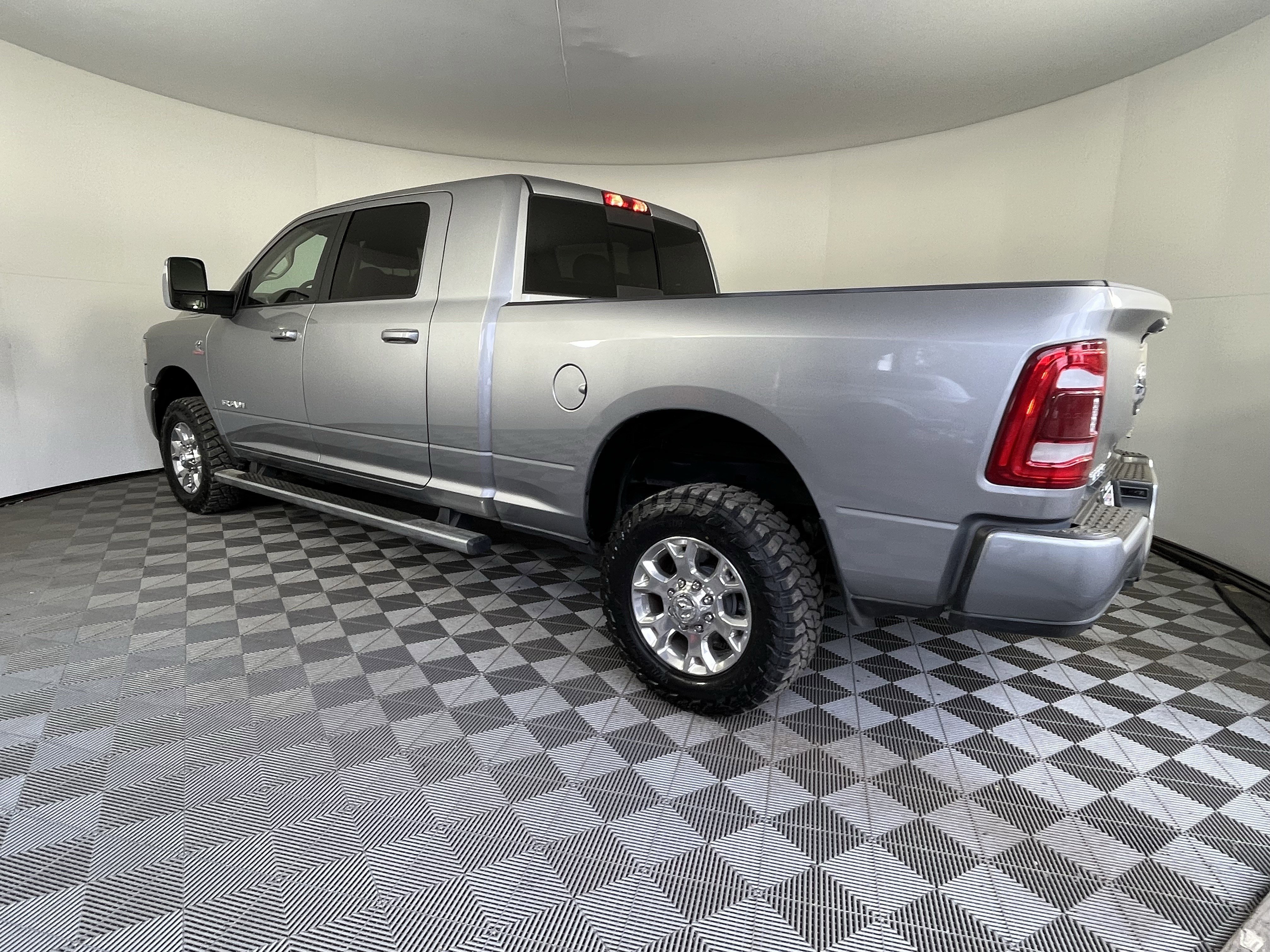 Used 2023 RAM 2500 Laramie AWD/4WD image 3