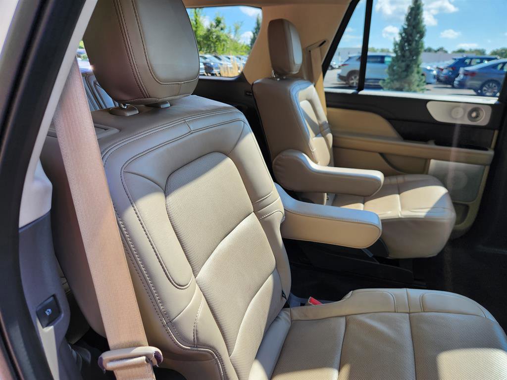 Used 2022 Lincoln Navigator Reserve image 19