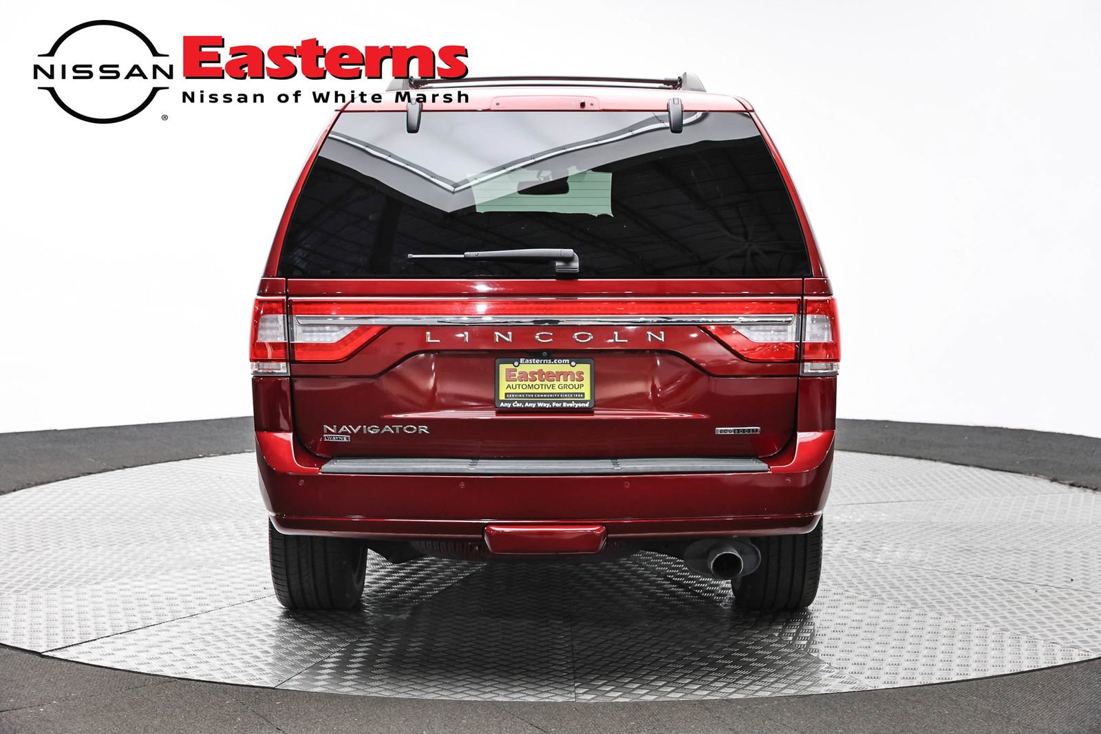 Used 2016 Lincoln Navigator Reserve AWD/4WD image 6