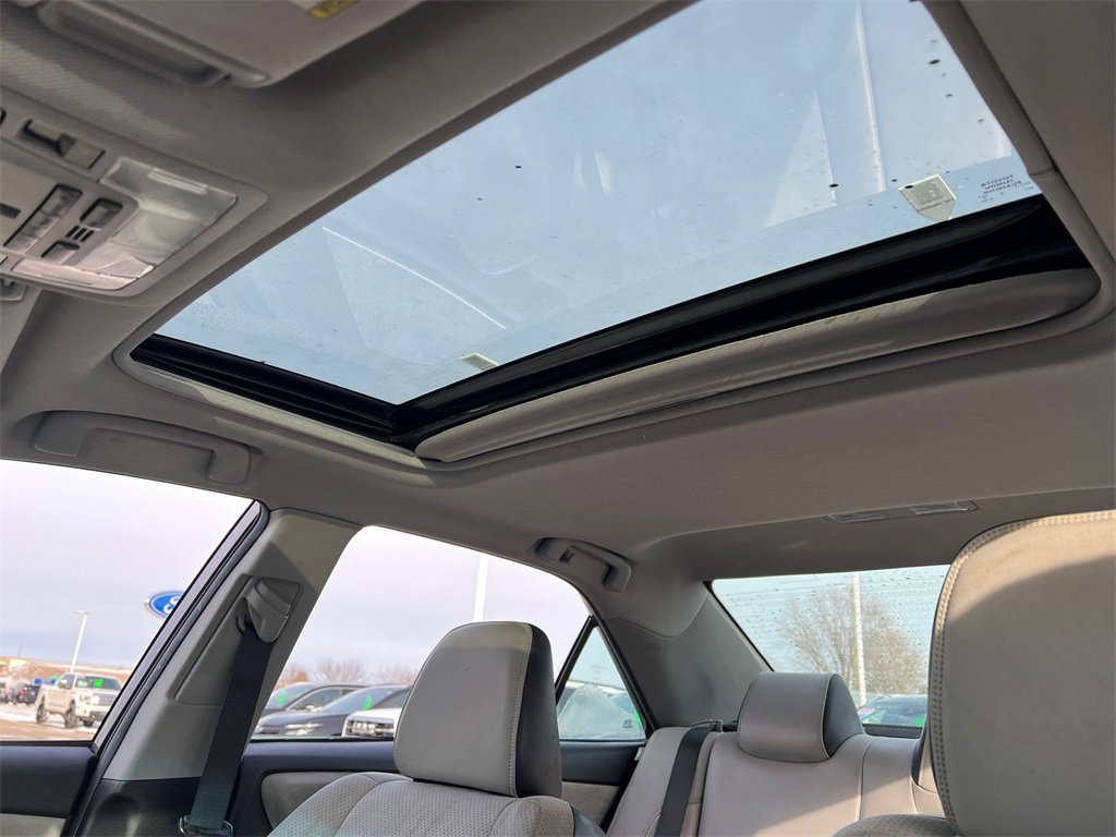 Used 2015 Toyota Camry XSE image 25