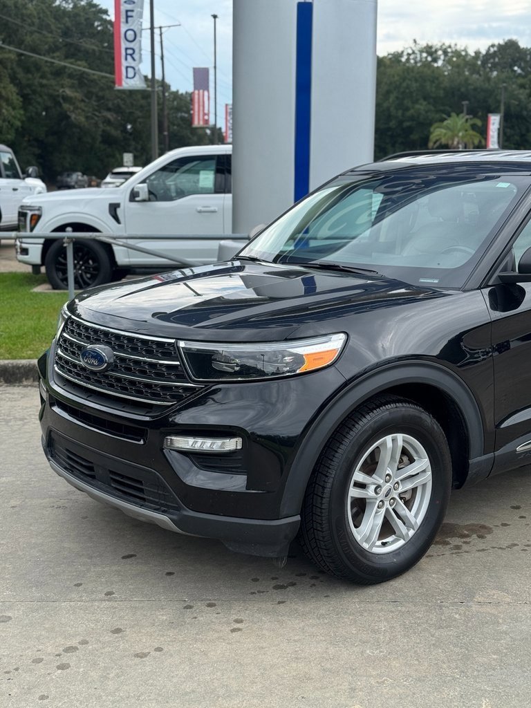 Used 2024 Ford Explorer XLT w/ Equipment Group 202A image 2