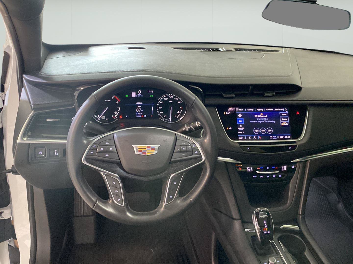 Certified 2022 Cadillac XT5 Premium Luxury w/ LPO, Floor Liner Package AWD/4WD image 18