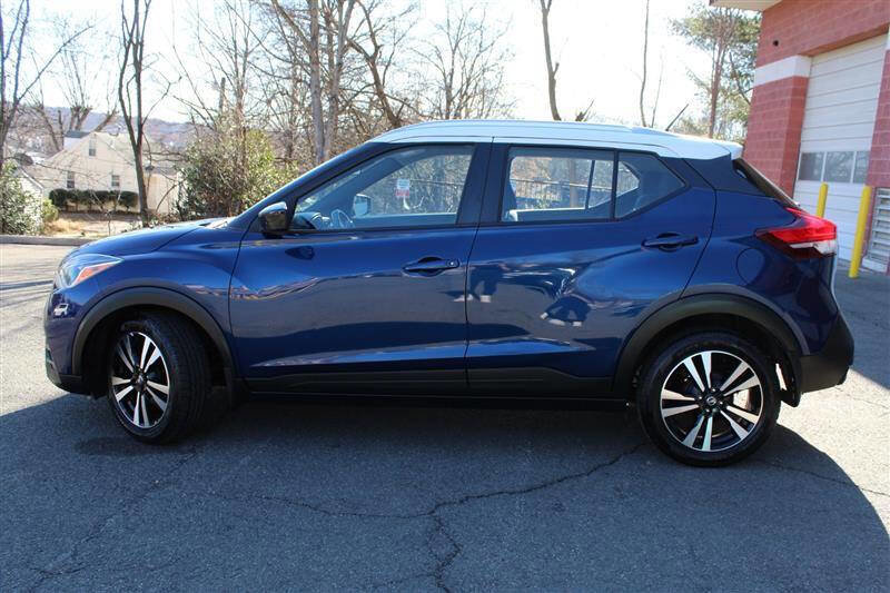 Used 2018 Nissan Kicks SV image 2