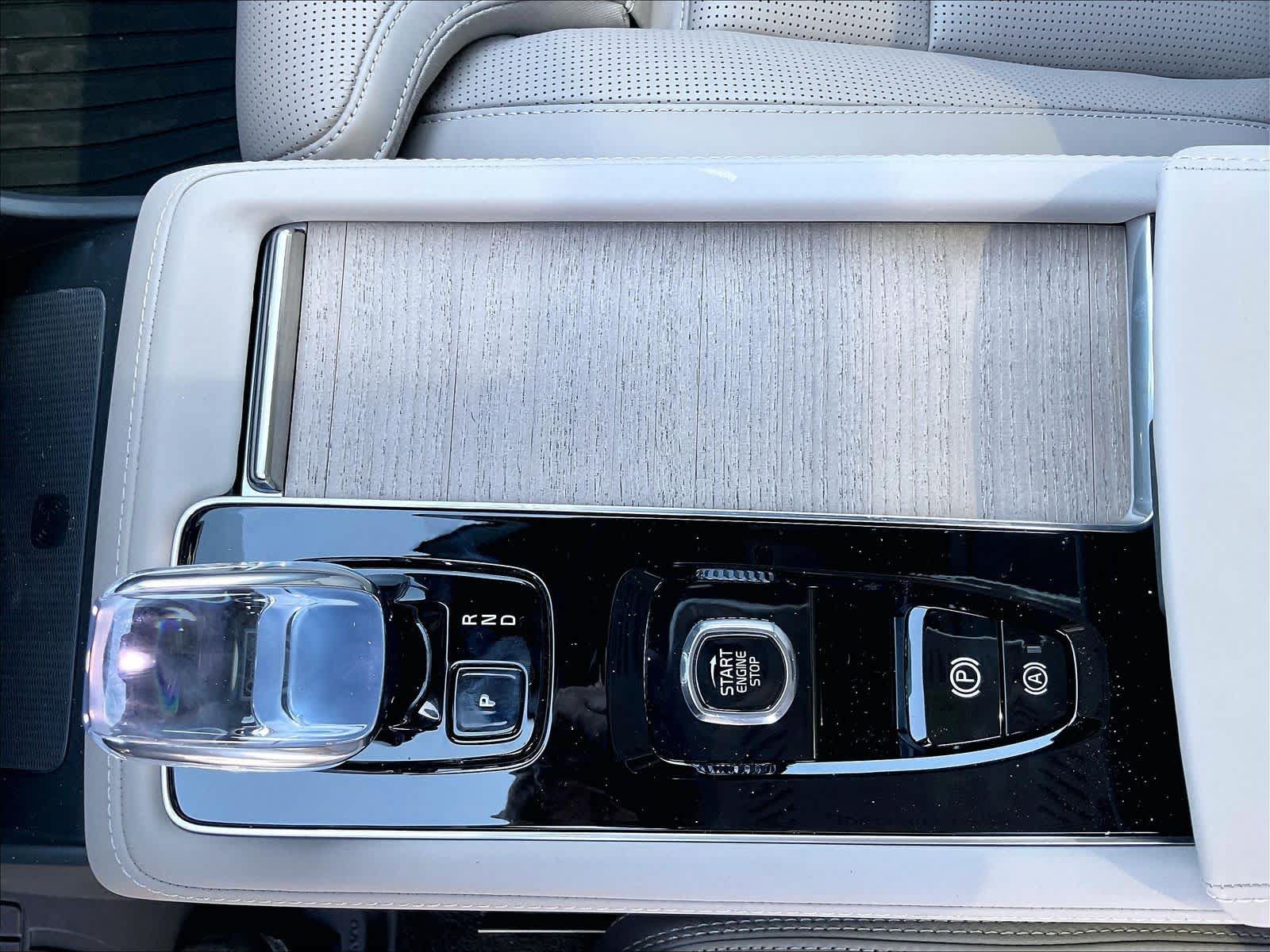 New 2026 Volvo XC90 T8 Ultra w/ Protection Package AWD/4WD image 10