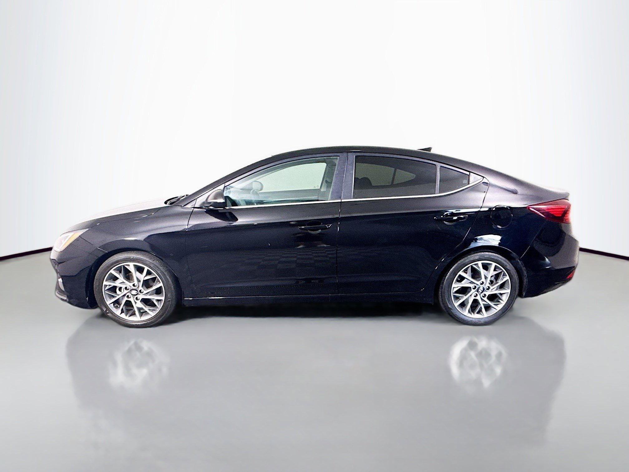 Used 2019 Hyundai Elantra Limited w/ Ultimate Package 02 FWD image 6