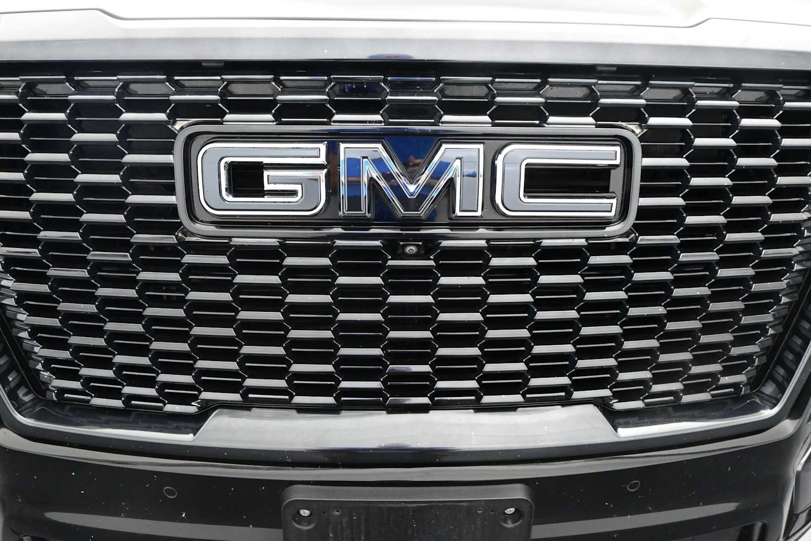 Used 2024 GMC Yukon Denali Ultimate AWD/4WD image 13