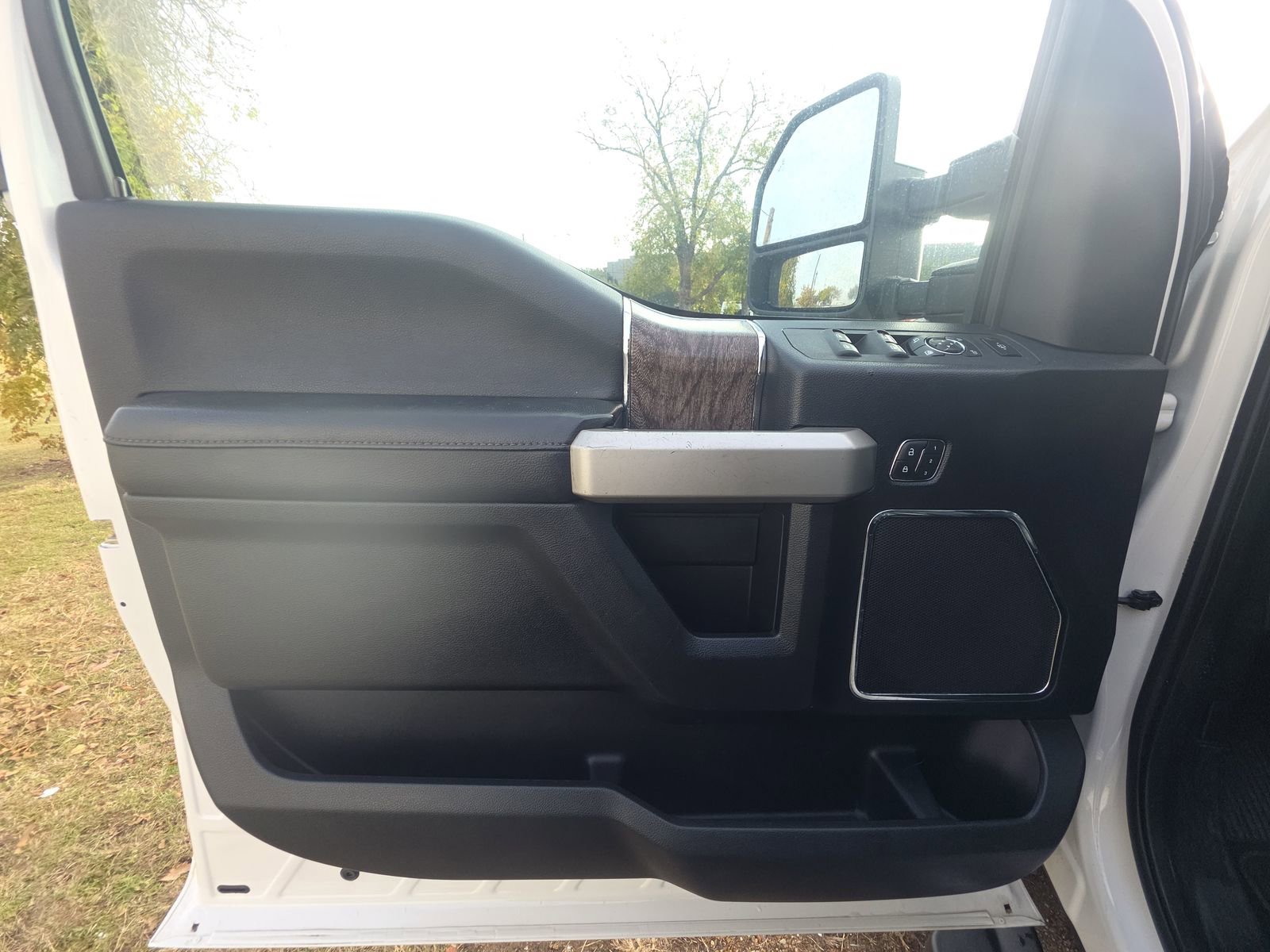 Used 2018 Ford F250 Lariat w/ Lariat Ultimate Package image 15