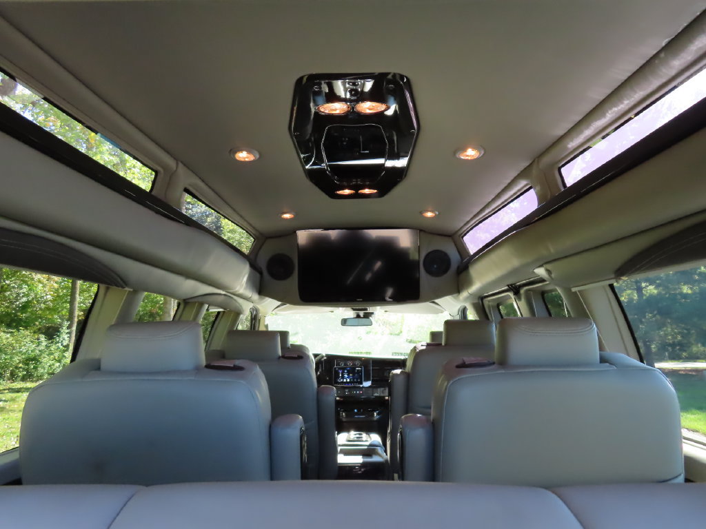 Used 2024 GMC Savana 2500 Extended w/ Driver Convenience Package RWD image 5