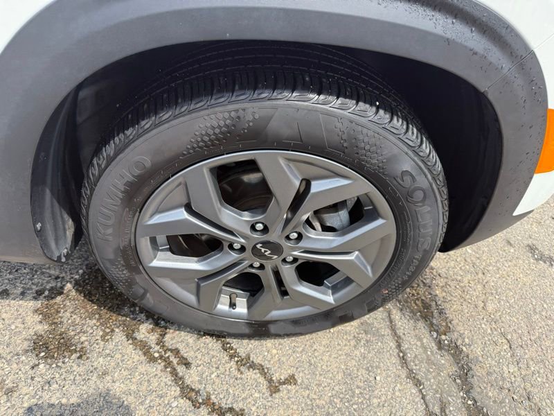 Certified 2024 Kia Seltos S image 14