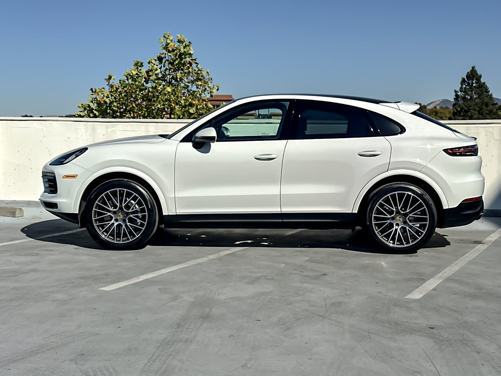 Certified 2021 Porsche Cayenne Coupe AWD/4WD image 3
