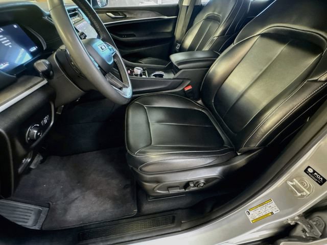 Used 2024 Jeep Grand Cherokee Limited w/ Black Appearance Package RWD image 22