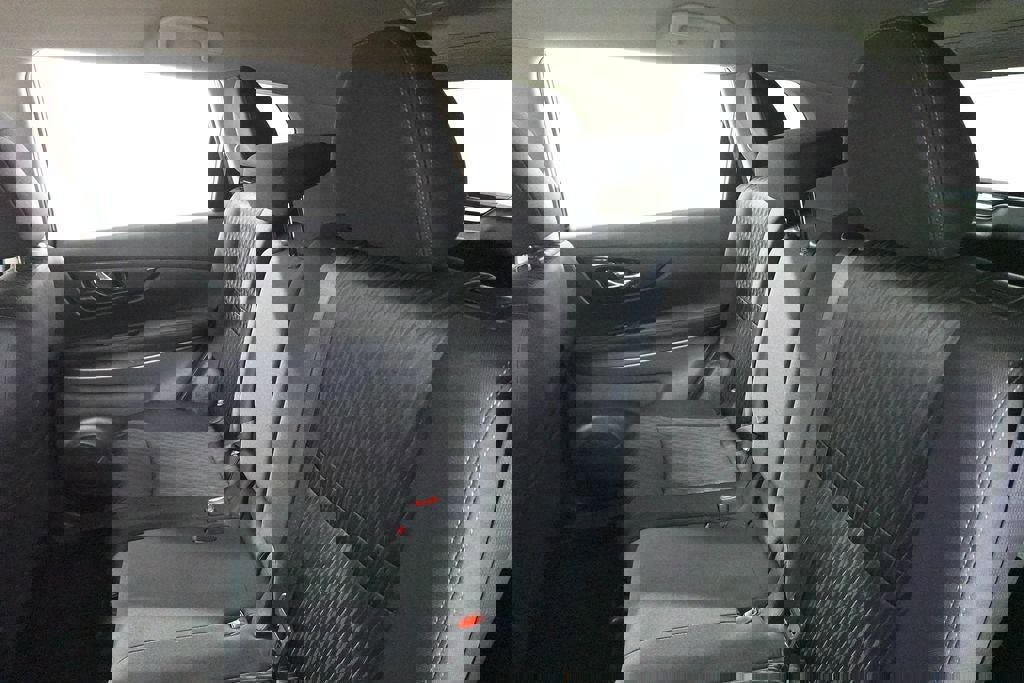 Used 2017 Nissan Rogue SV image 25