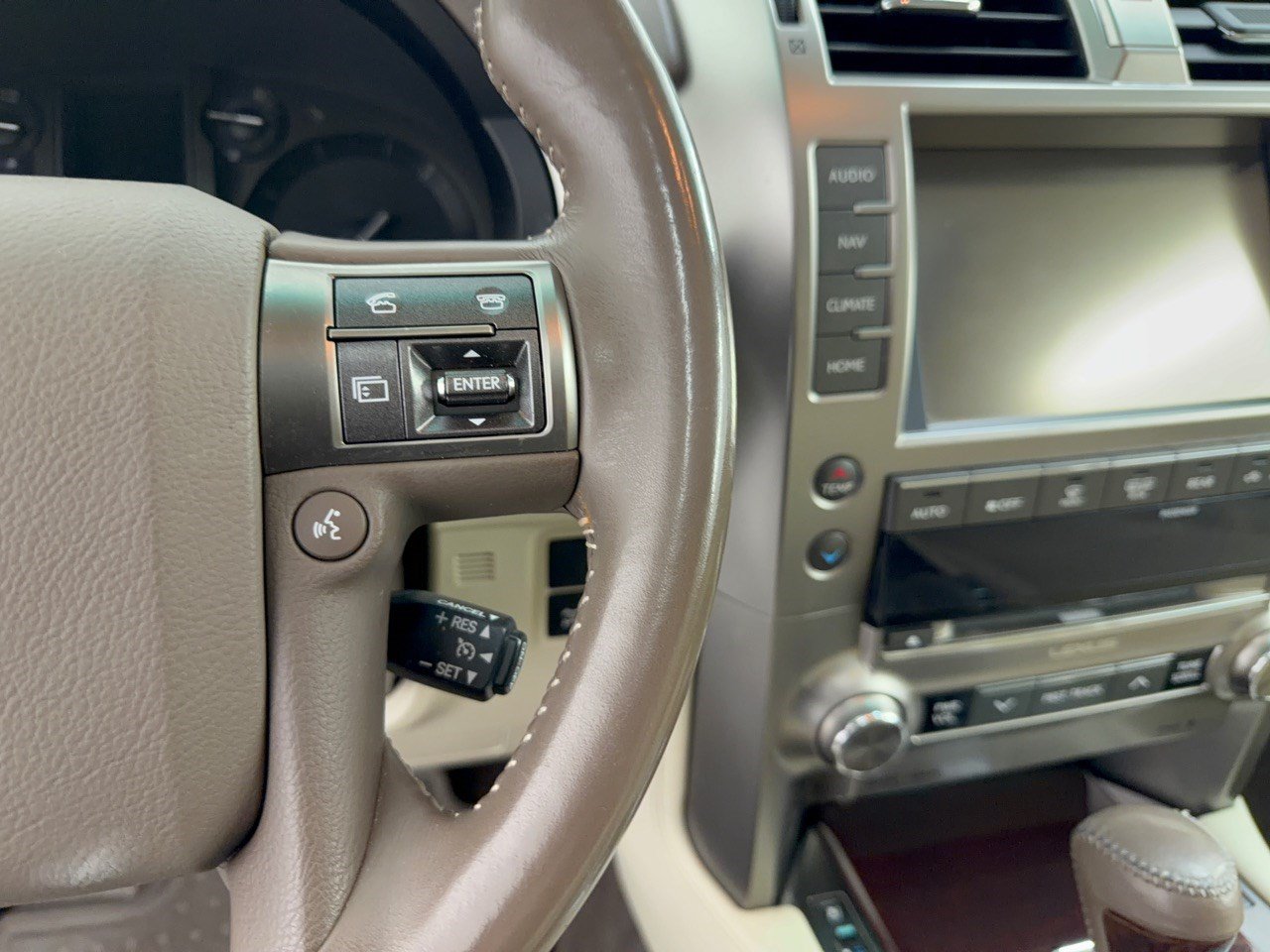 Used 2016 Lexus GX 460 w/ Premium Package AWD/4WD image 19