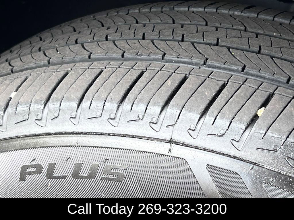 Used 2016 Jeep Cherokee Latitude AWD/4WD image 7