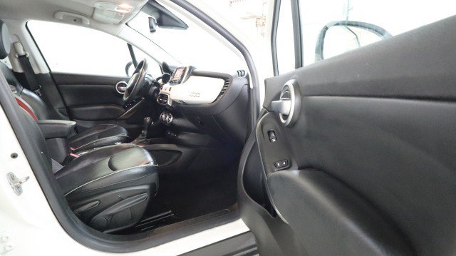Used 2017 FIAT 500X Lounge w/ Advanced Safety Package FWD image 10