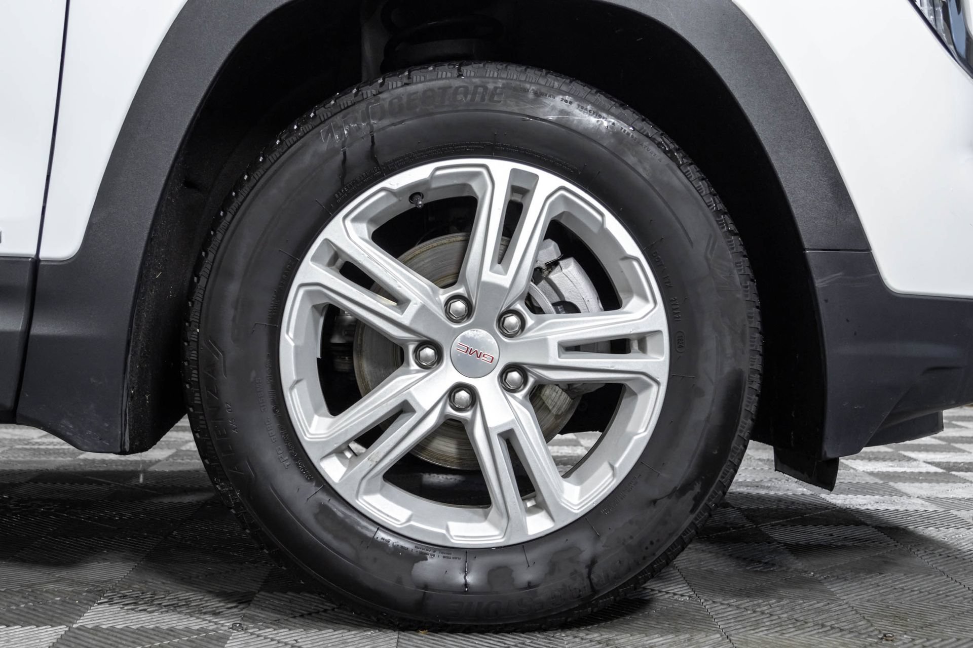 Used 2024 GMC Terrain SLE AWD/4WD image 41