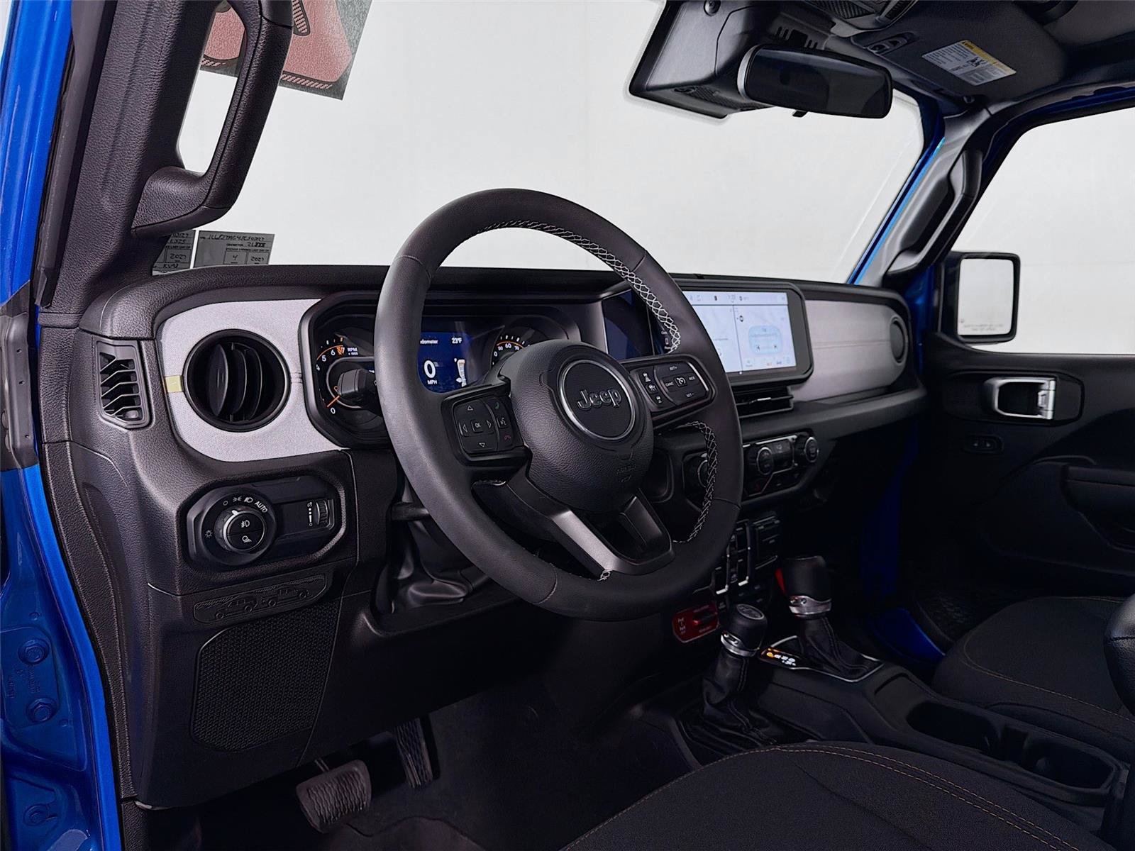 Used 2025 Jeep Gladiator Sport AWD/4WD image 9