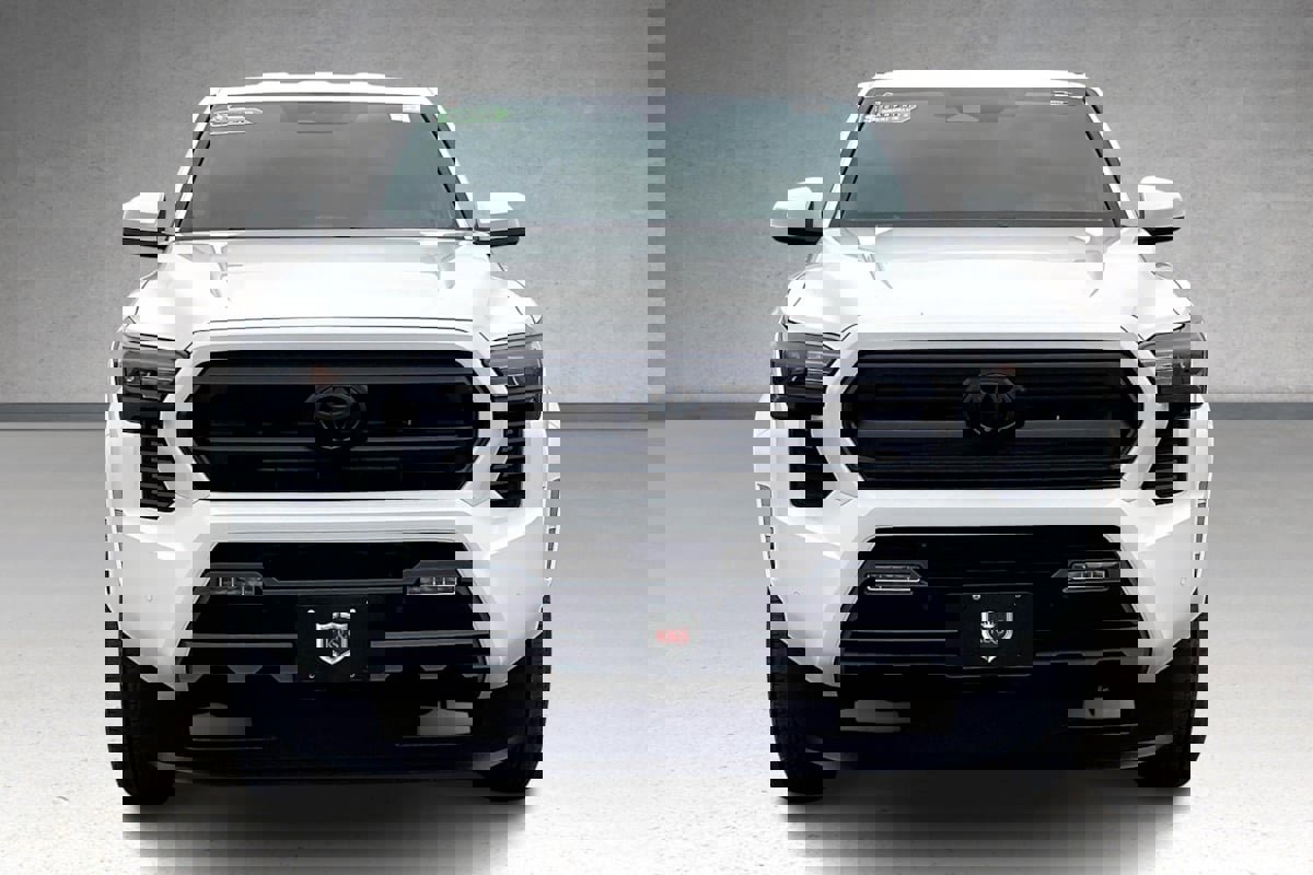 Used 2024 Toyota Tacoma SR5 image 3