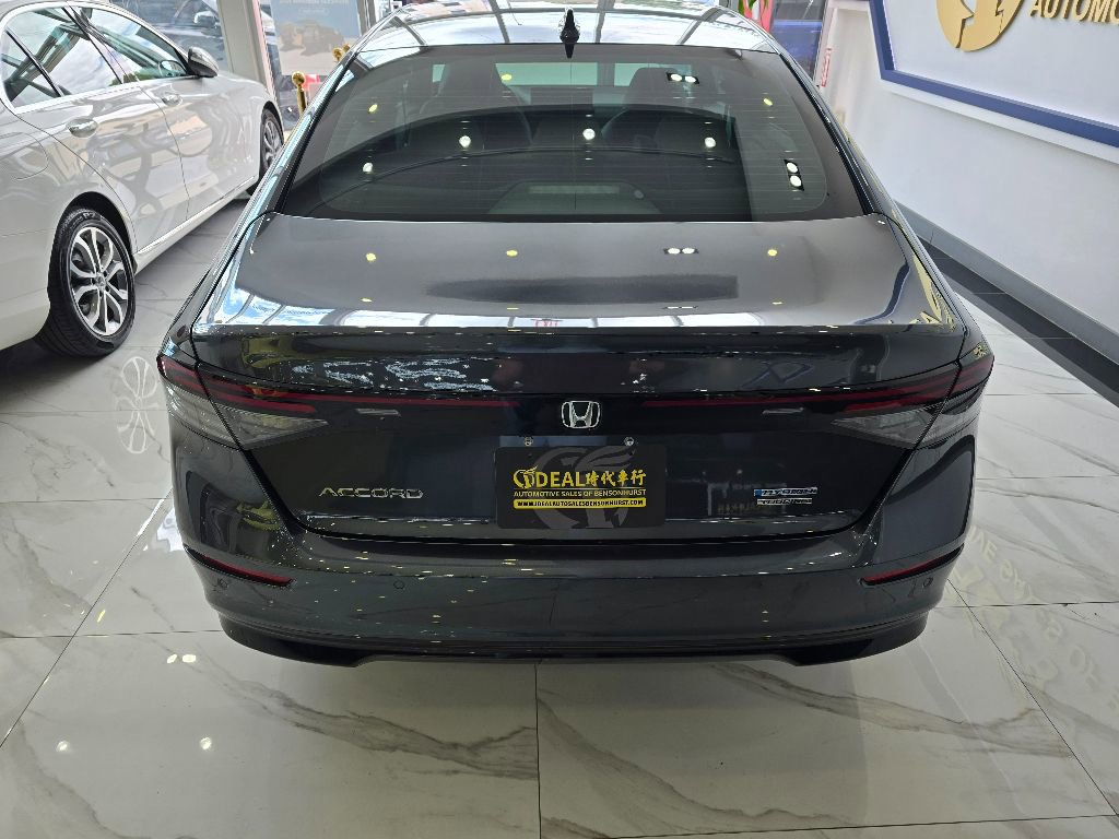 Used 2025 Honda Accord Touring image 6