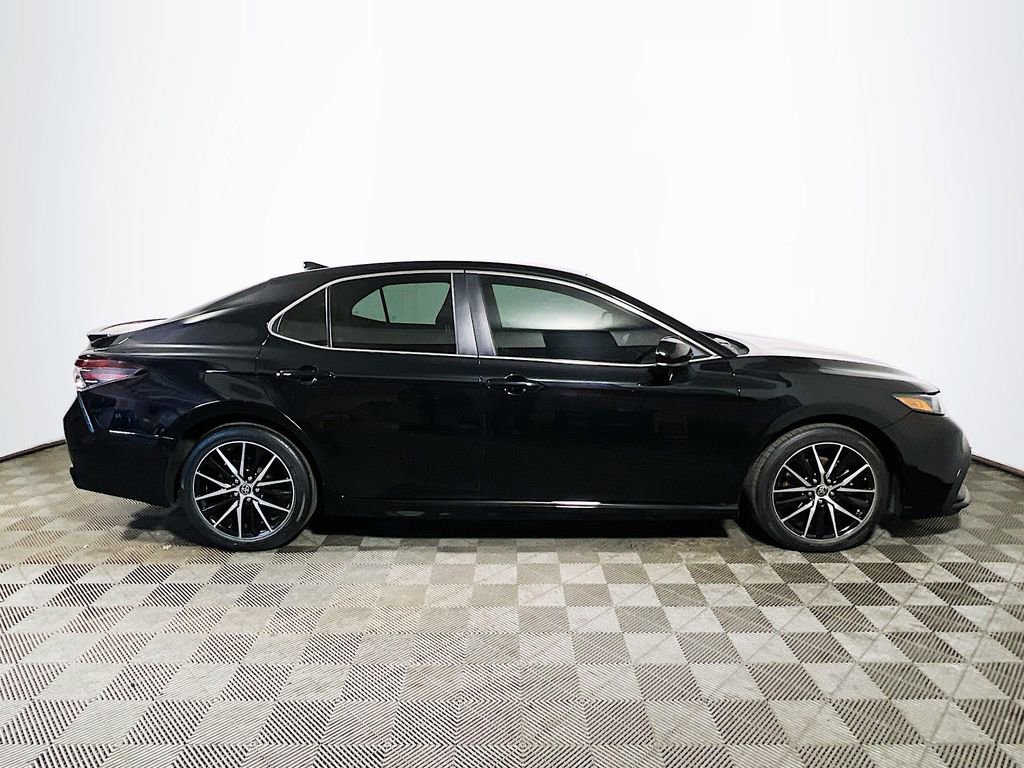 Certified 2021 Toyota Camry SE FWD image 9