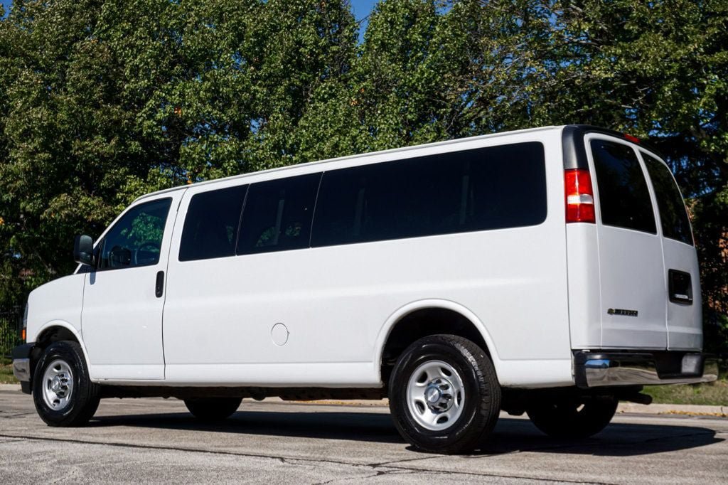 Used 2017 Chevrolet Express 3500 LT w/ LT Preferred Equipment Group RWD image 6