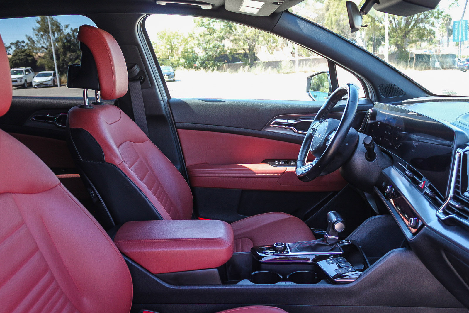 Used 2023 Kia Sportage SX image 18