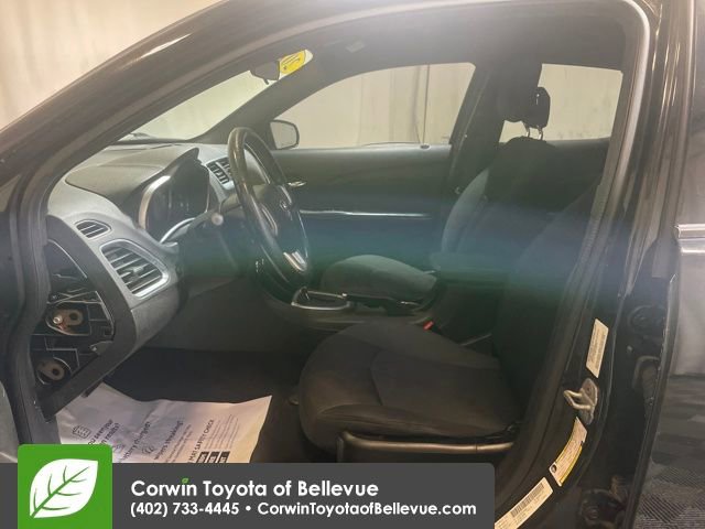 Used 2012 Dodge Avenger SXT image 9