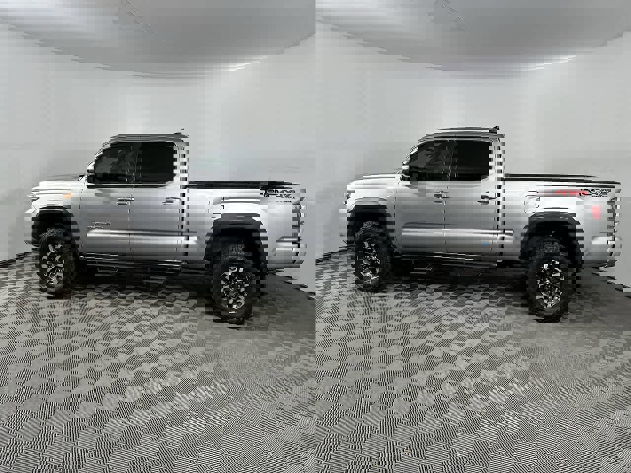 Used 2020 Toyota Tacoma TRD Off-Road w/ Technology Package image 5