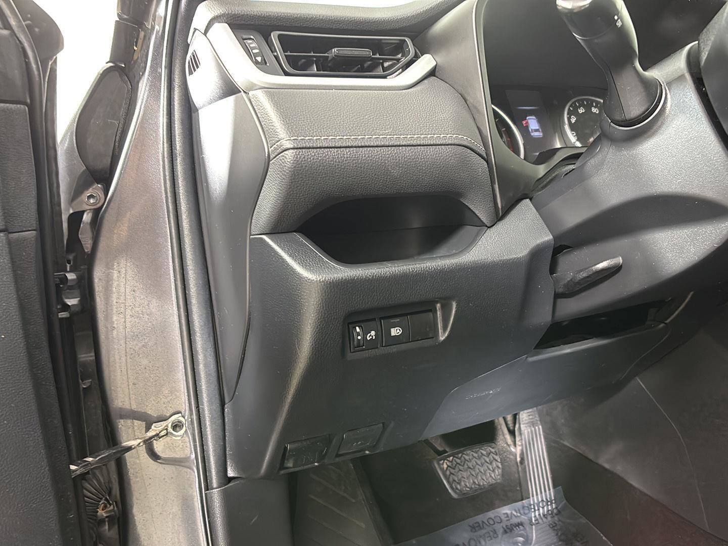 Used 2019 Toyota RAV4 LE w/ All Weather Liner Package AWD/4WD image 27
